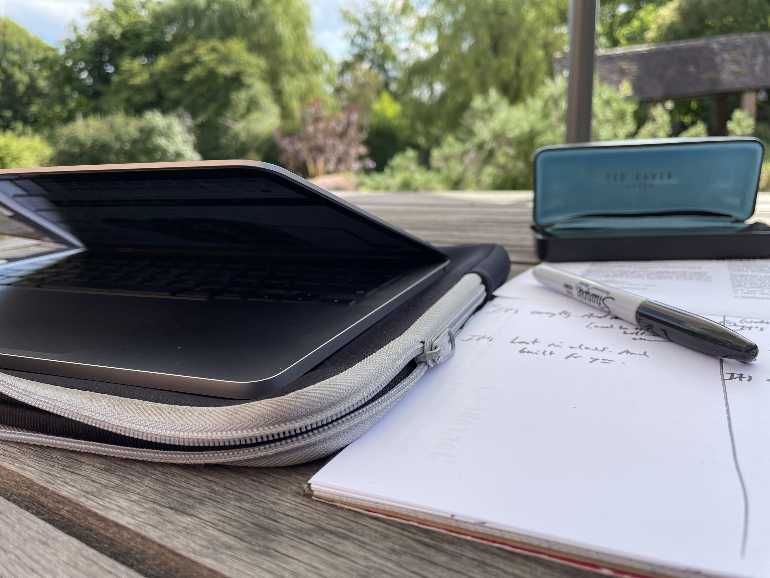 Summer laptop outside 1 Experienced copywriter for coaches, consultants and small business owners